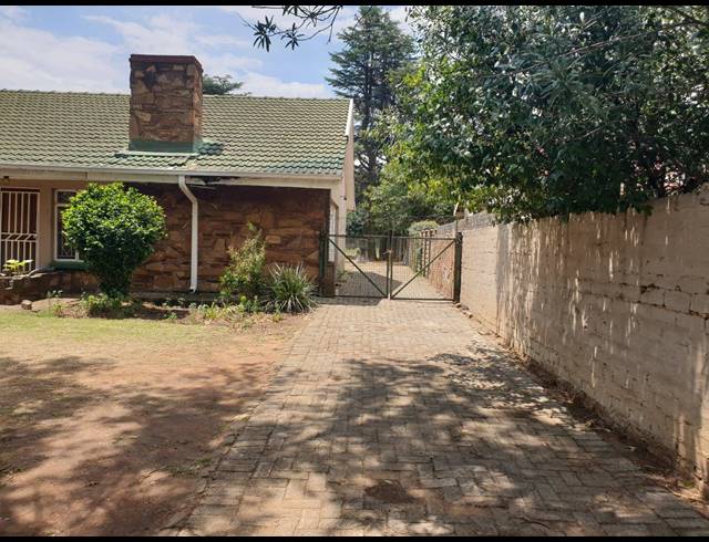 3 BEDROOM HOUSE TO LET IN ARCON PARK